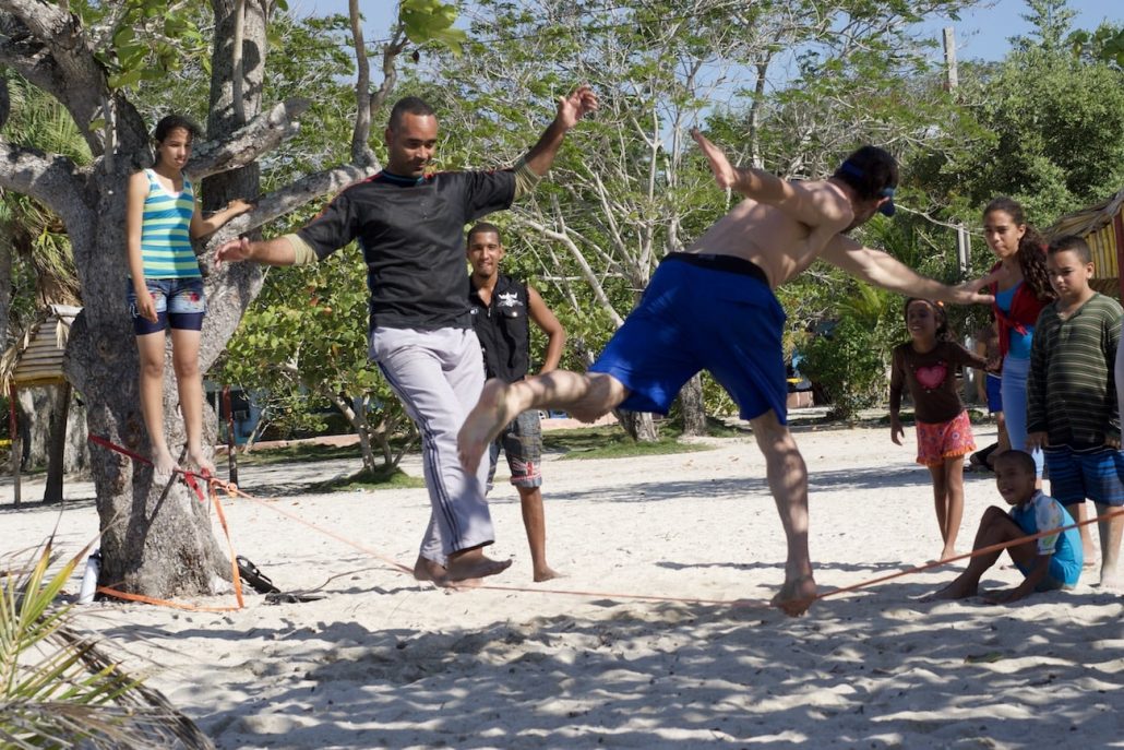 Slackline duel